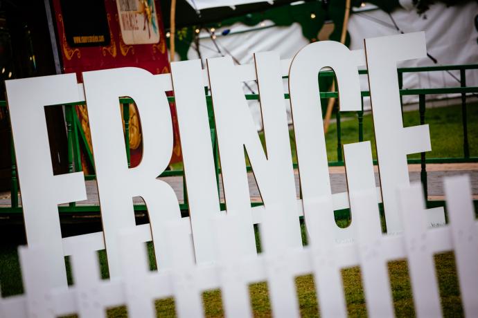 Fringe sign