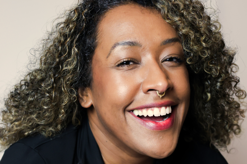 Headshot of  Tatiana dos Santos 
