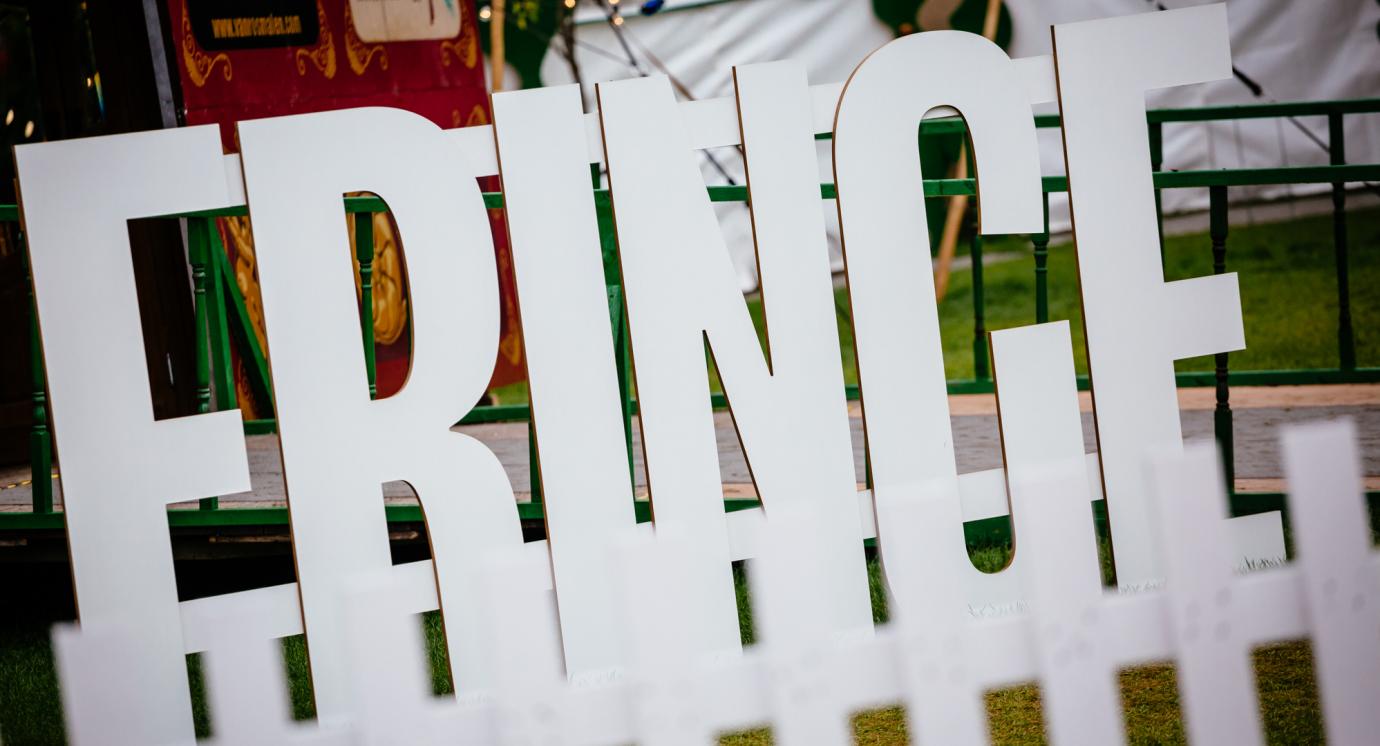 Fringe sign